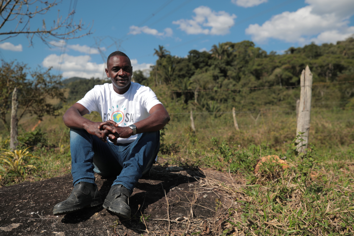 brazil-atlantic-forest-amazon-rainforest-ecosia-tree-planting-quilombola-farmer-2018-2